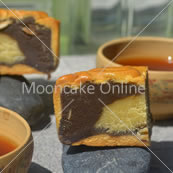 ???? Sesame and Mungbean Paste Mooncake [Straight Cut]