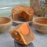 ???? Durian Lotus Paste Mooncake with 1 Yolk